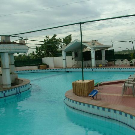 Vip'S Club Hotel Rāipur Kültér fotó