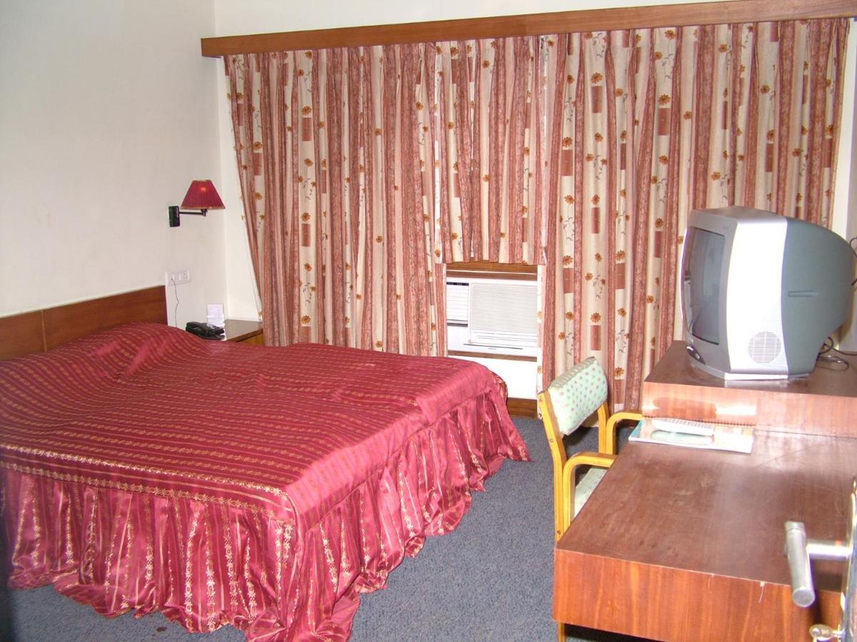 Vip'S Club Hotel Rāipur Kültér fotó